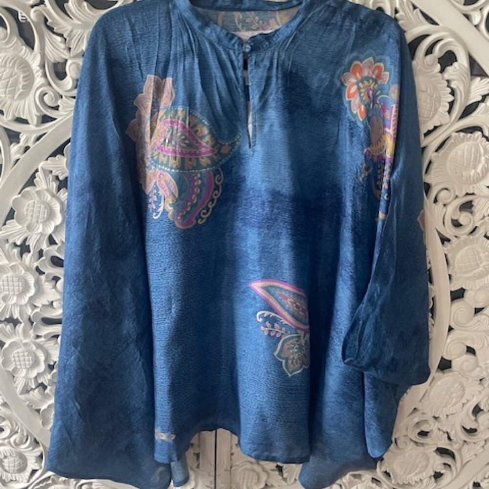 Johnny was Paisly Spray Sascha Poncho